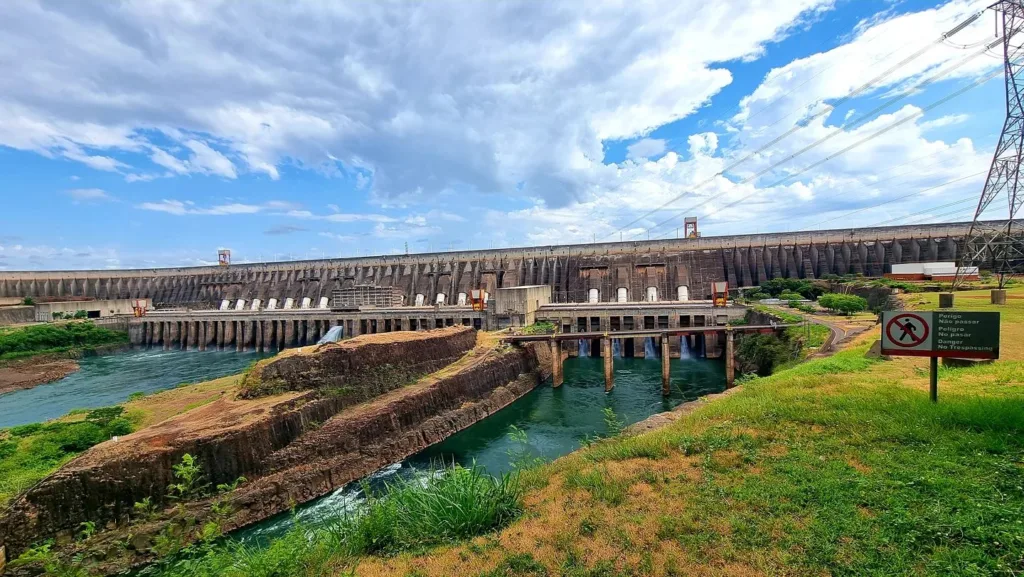 Brazilia, Hidrocentrala Itaipu - Marian Adventures
