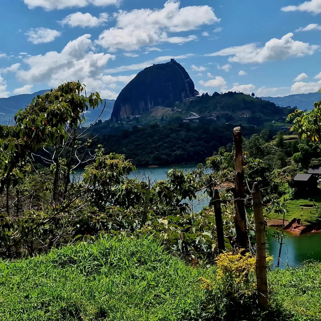 Columbia - Guatapé, Piedra del Peñol - Marian Adventures