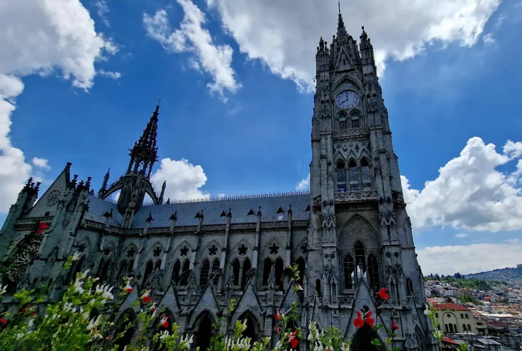 Ecuador - Quito, Bazilica Del Voto Nacional - Marian Adventures