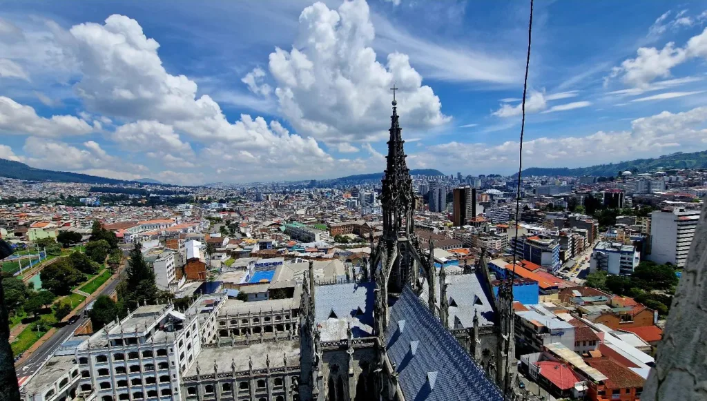 Ecuador - Quito - Marian Adventures