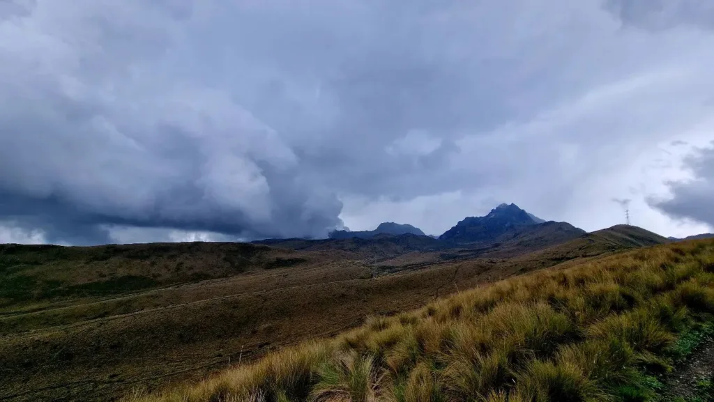 Ecuador - Quito, Vulcanul Pichincha - Marian Adventures