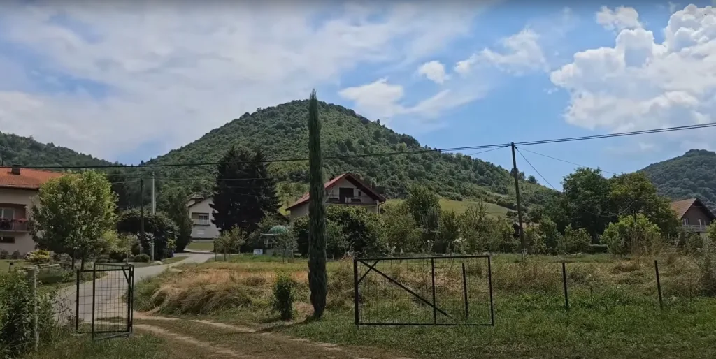 Bosnia - Piramidele din Valea Visoko- Marian Adventures